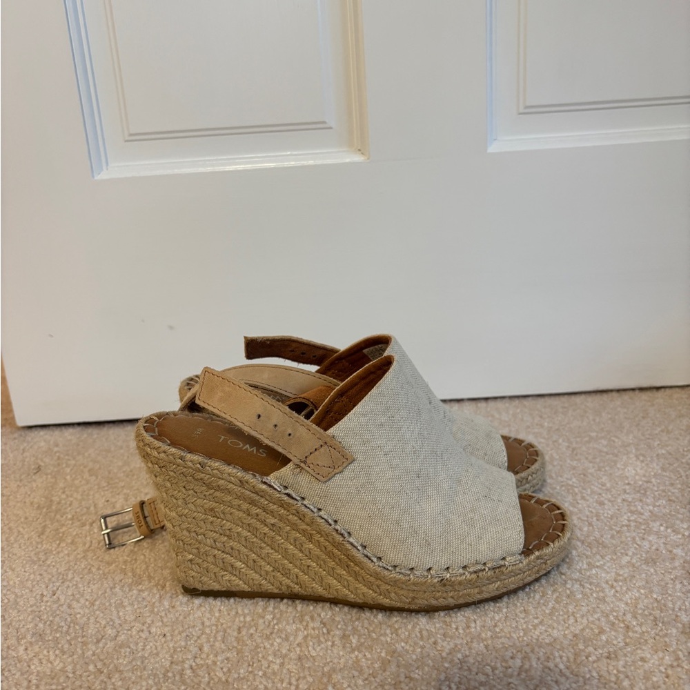 TOMS Women's Tan Espadrille Wedges